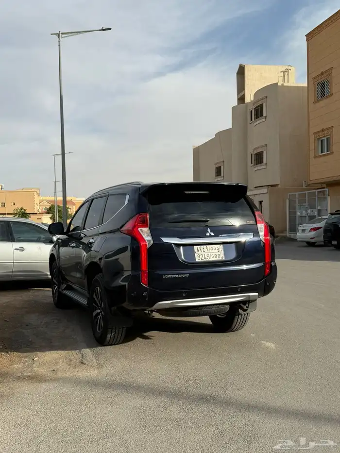 ميتسوبيشي مونتيرو 2018 1