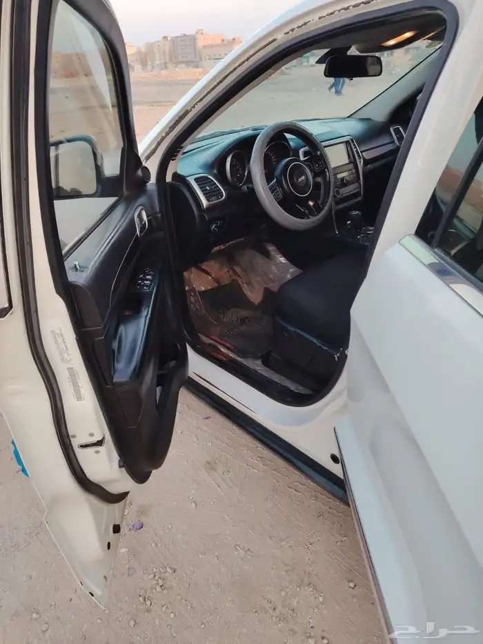 جيب جراند شروكي 2011 8