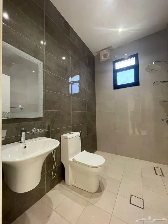 فيلا جديدة للبيع - الزمرد 18