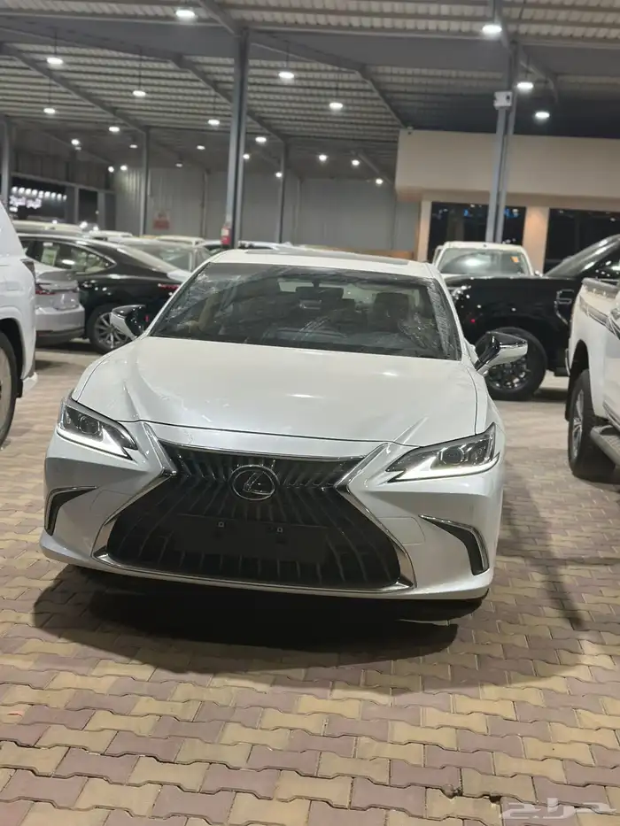 لكزس ES350 فئة CA جناح وارد قطري 2025 2
