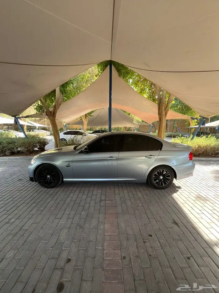 بي إم دبليو 323i نظيفة جد ا ومجددة بالكامل 2