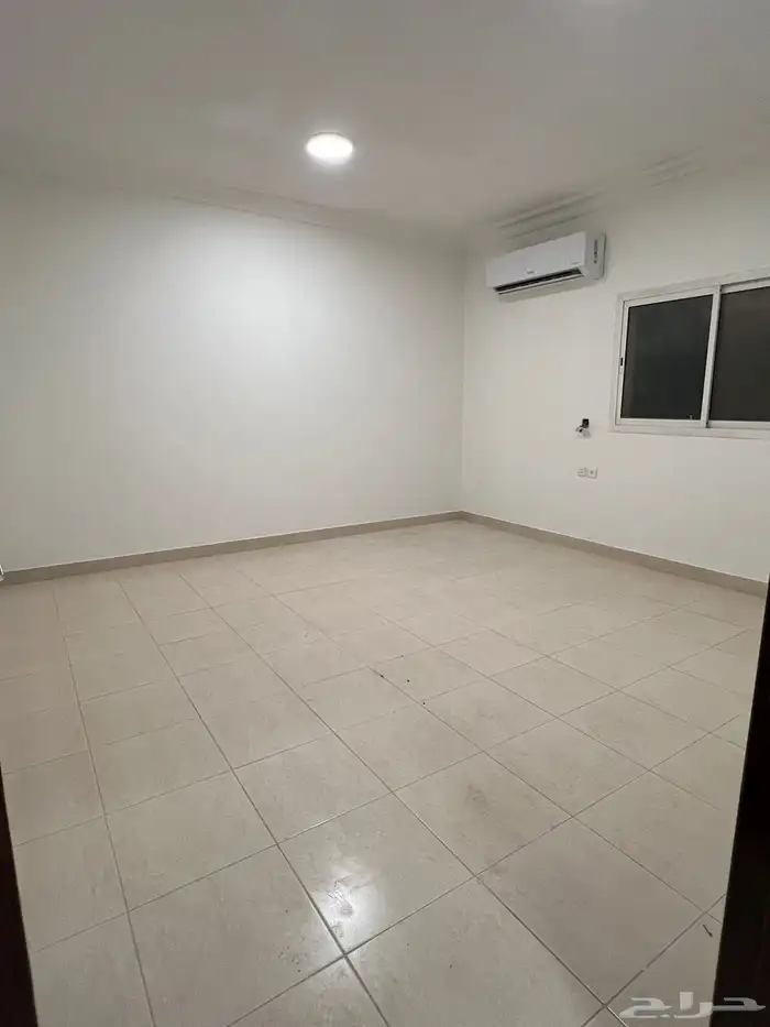 للإيجار شقة دور ثاني في عمارة الرياض حي الصحافة 50.000 0