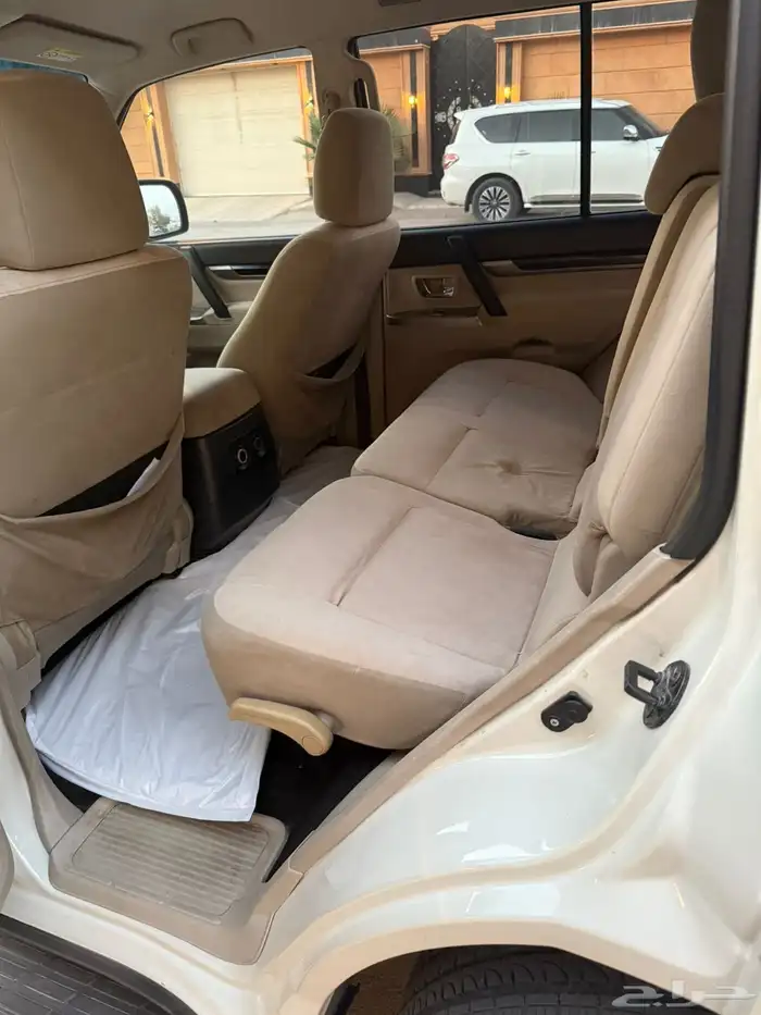 للبيع باجيرو 2016 15