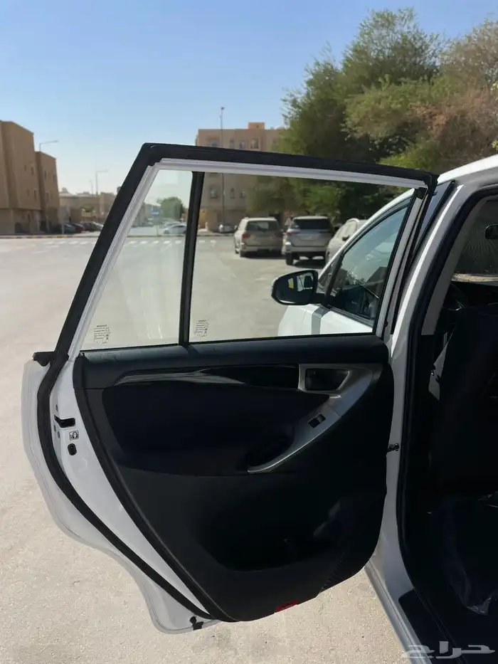 للبيع انوفا 2020 نظيف 7