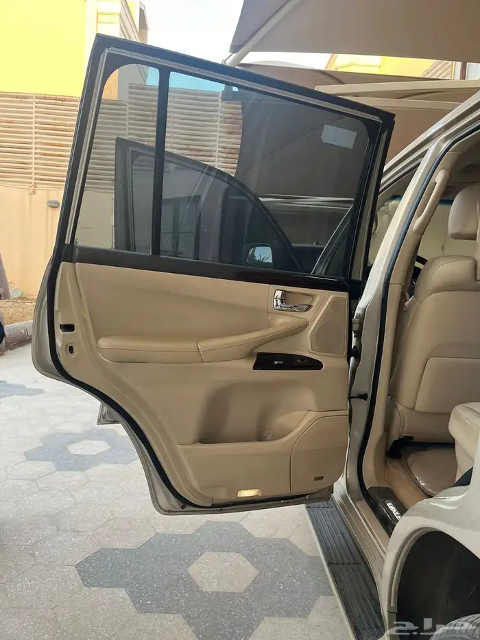 لكزس LX 570 DD 2015 مع لوحة مميزة 13