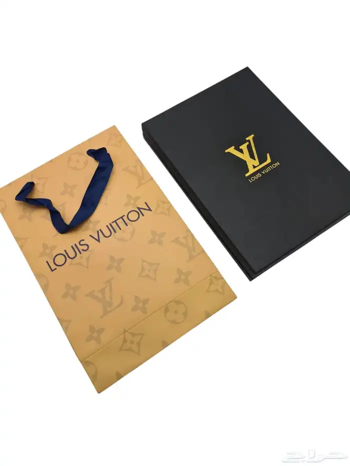 شنط درجه أولى وسكارف رجالي تنفع هداياأهدومن تحبون السعر170 5