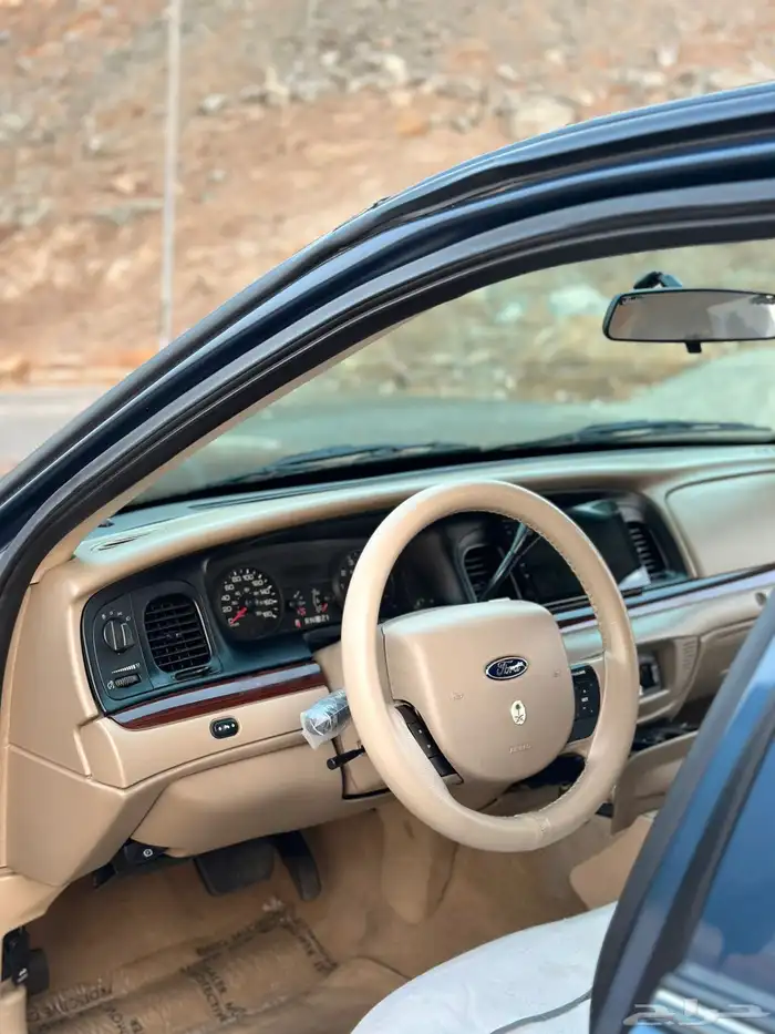 فورد كراون فكتوريا 2011 قمة النظافة 21