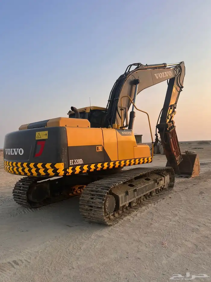 للبيع 2 بوكلينات فولفو 2023 وارد الفطيم (سعودي) 4