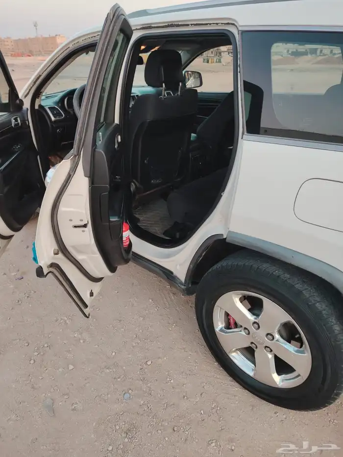 جيب جراند شروكي 2011 14