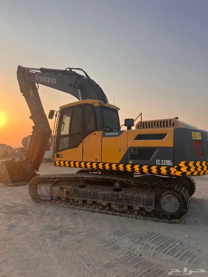 للبيع 2 بوكلينات فولفو 2023 وارد الفطيم (سعودي) 2