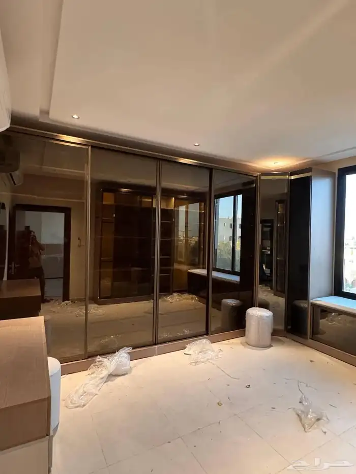 دولاب ملابس خزائن غرفة النوم ديكورات طاولات 17