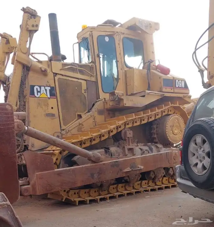 بلدوزر كاتربيلر D9N موديل 1993 للإيجار 1