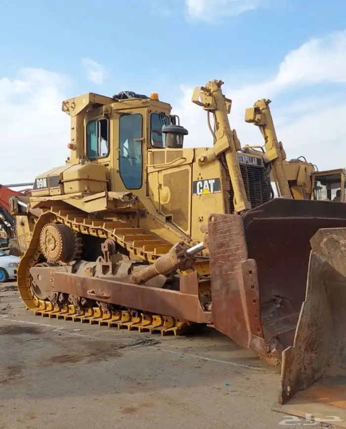 بلدوزر كاتربيلر D9N موديل 1993 للإيجار 2