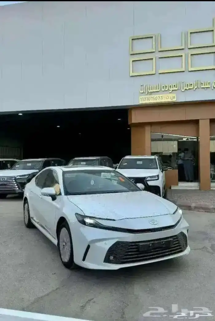 تويوتا كامري LE بنزين ابيض 2