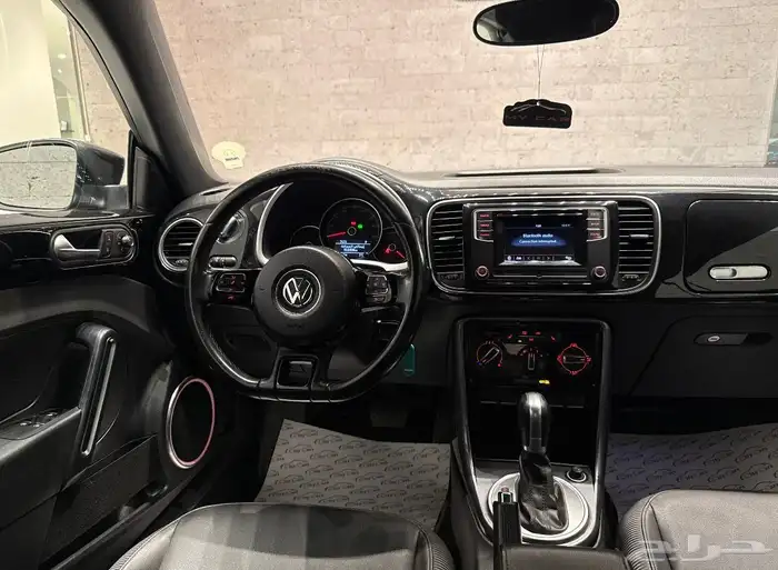 النوع   فولكس واجن. بيتل الموديل  2018 العداد  152000k 7