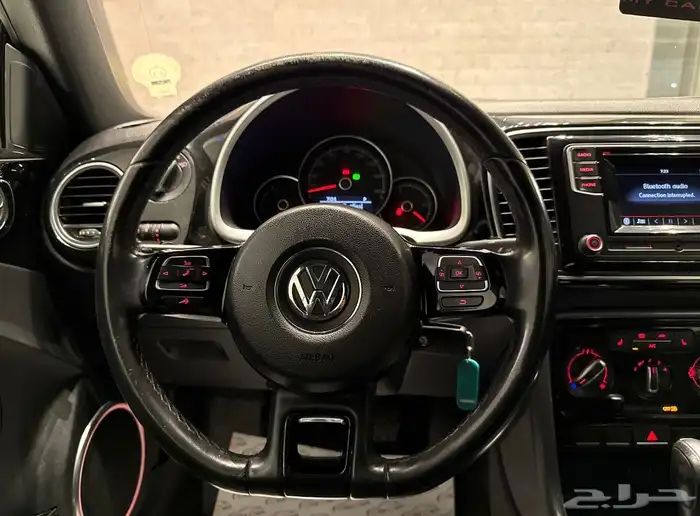 النوع   فولكس واجن. بيتل الموديل  2018 العداد  152000k 9