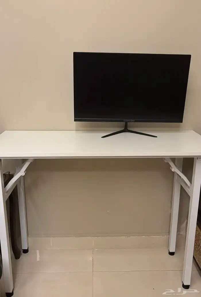 طاوله وشاشه للبيع 0