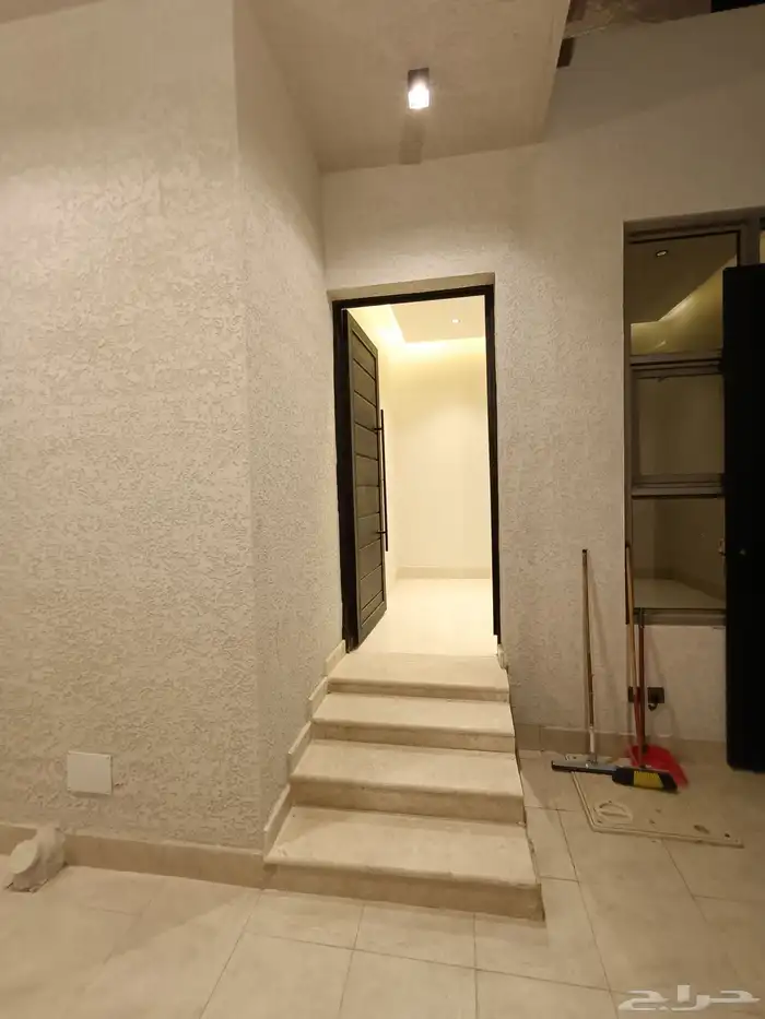 للبيع شقه ارضيه بحوش ومدخل سياره وغرفه اضافيه بالحوش 2