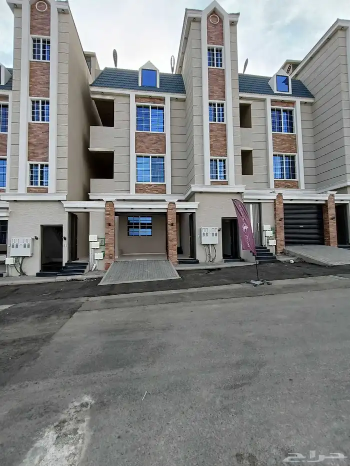 للبيع شقق ارضيه بحوش ومدخل سياره وشقق عليويه 520 0