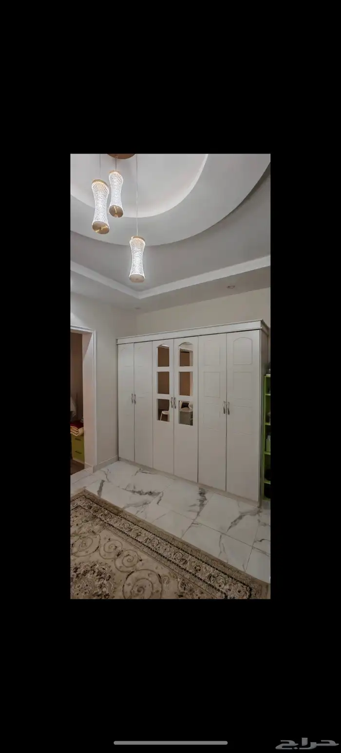 دولاب ابيض شبه جديد 1