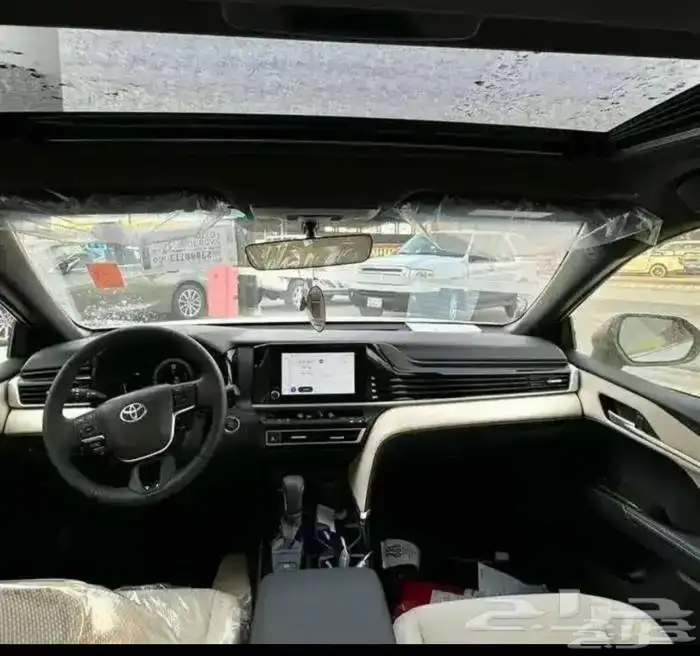 تويوتا كامري LE بنزين ابيض 4