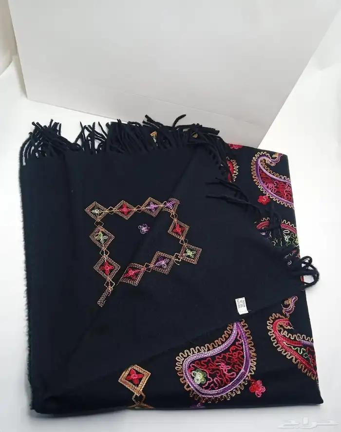 كولكشن الشتاء شالات كشميري. مطرز 8