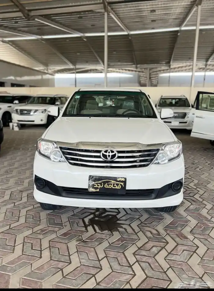 تويوتا فورتشنر 2014 سعودي 4 سلندر دبل ماشي 65 الف 0
