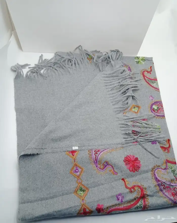 كولكشن الشتاء شالات كشميري. مطرز 17