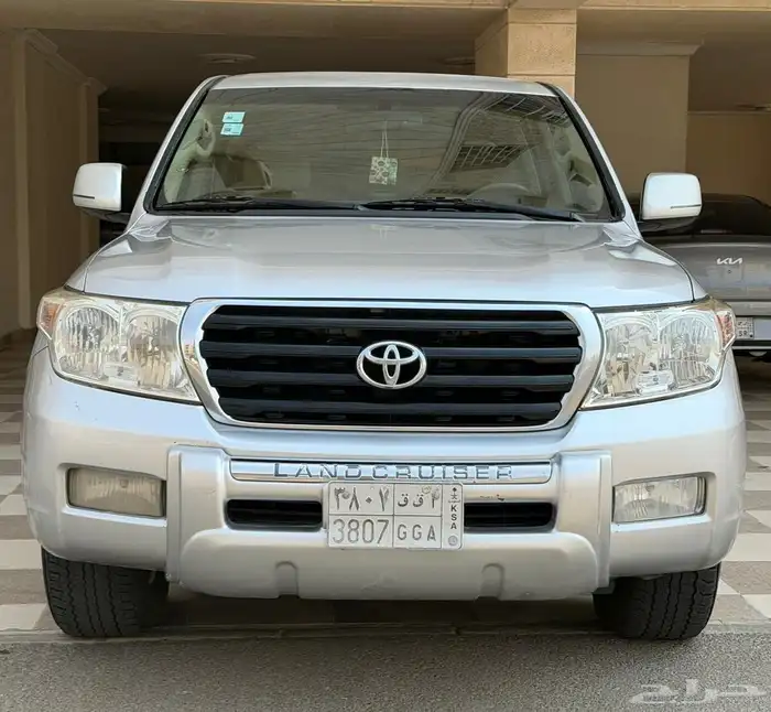 لاندكروزر 2009 مشروط 8 سلندر 3
