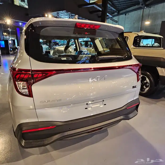 كيا كارنز فئة GL موديل 2025 نقبل رواتب من 3500 و 4000 الف 5