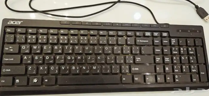 شاشه كمبيوتر ولوحه مفاتيح 4