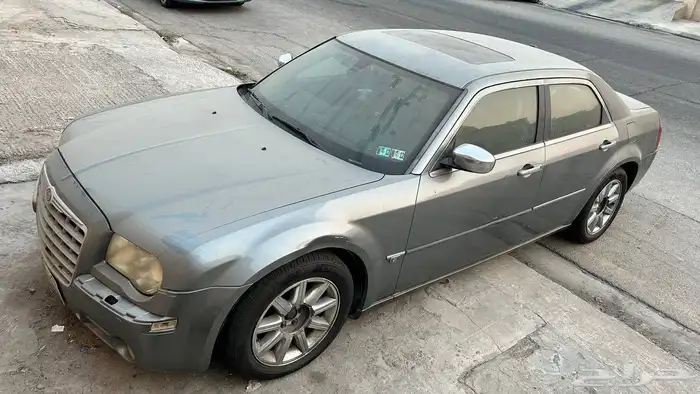 للبيع كرايزلر C300 هيمي 2007 4