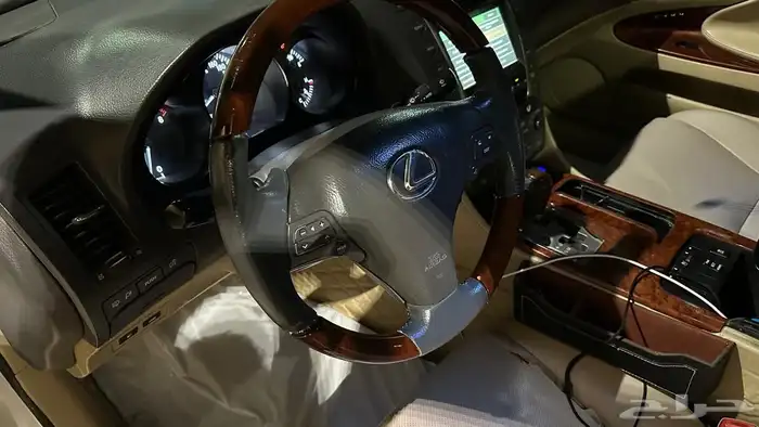 لكزس جي اس 8