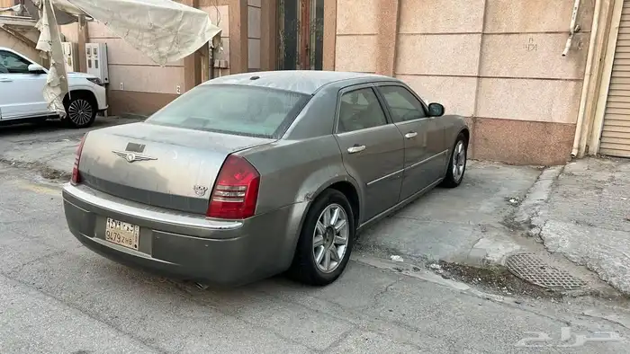 للبيع كرايزلر C300 هيمي 2007 8