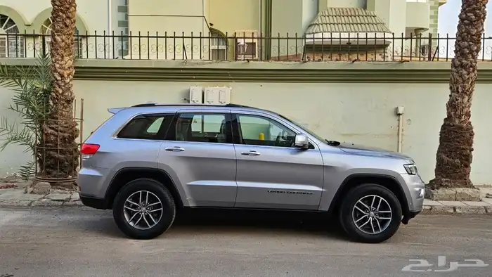 اجيب جراند شروكي 2017 لمتيد 6سلند بودي بلد 2