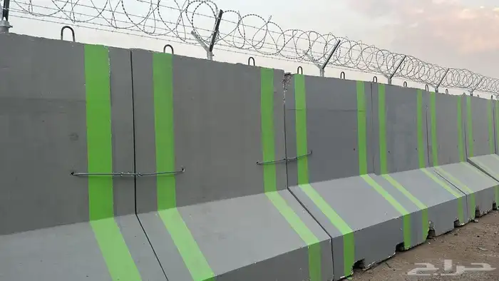 اجز خرسانية  مصدات سيارات  قواعدانارة و مناهيل  حجر  زينةحدا 6