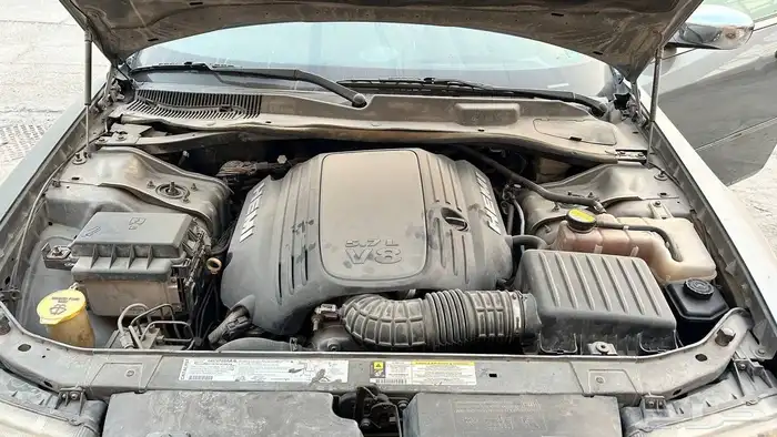 للبيع كرايزلر C300 هيمي 2007 9