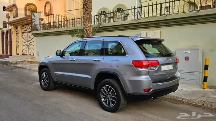 اجيب جراند شروكي 2017 لمتيد 6سلند بودي بلد 5