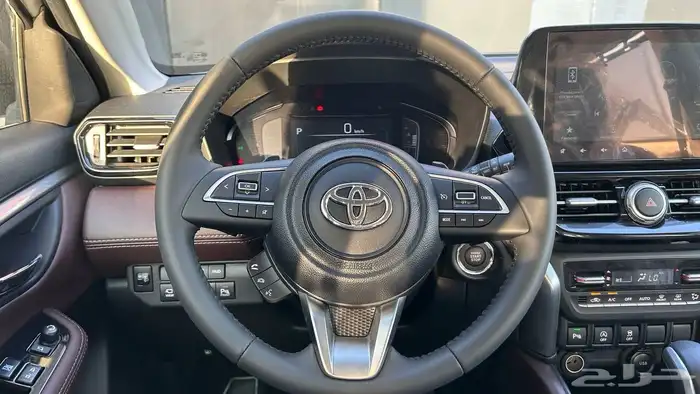 تويوتا اوربان كروزر GLX 2026 لدى شركة عبدالمجيد الخضر 9