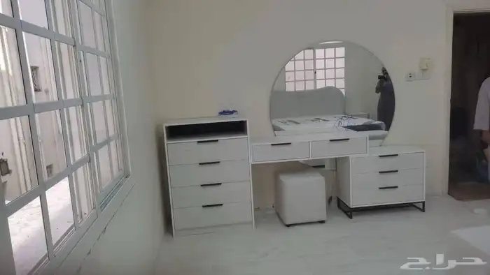 دولاب ملابس خزائن غرفة النوم ديكورات طاولات 4