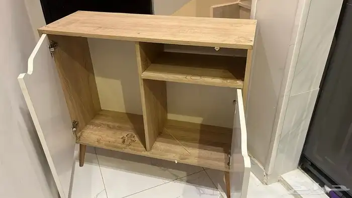 طاولة تلفاز مستعملة السعر 100 ريال 0