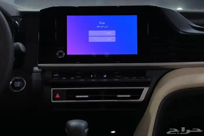 كامري LE فتحة بنزين 2025 جديد تيتانيم 10