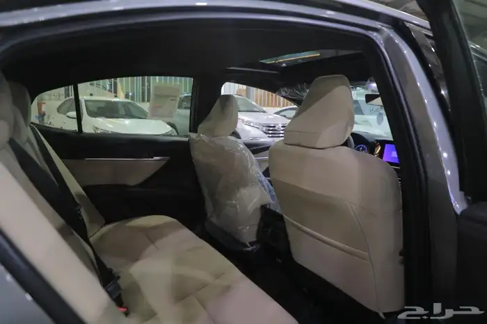 كامري LE فتحة بنزين 2025 جديد تيتانيم 15