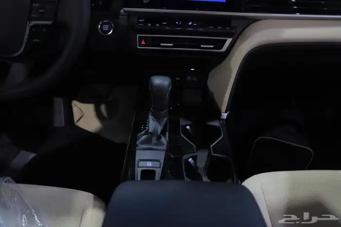 كامري LE فتحة بنزين 2025 جديد تيتانيم 11