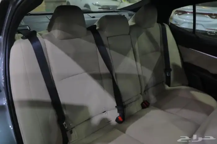 كامري LE فتحة بنزين 2025 جديد تيتانيم 14