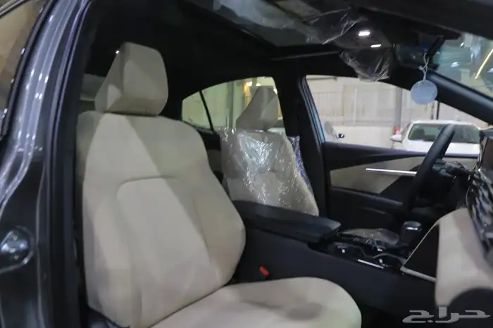 كامري LE فتحة بنزين 2025 جديد تيتانيم 16