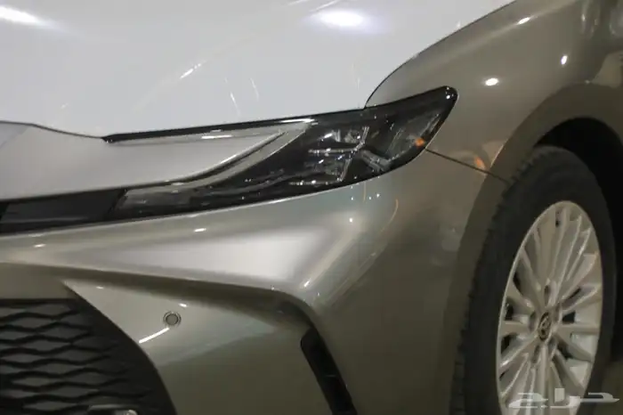 كامري LE فتحة بنزين 2025 جديد تيتانيم 3