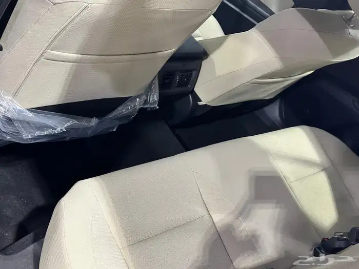 تويوتا كامري E بنزين استاندر اللون أبيض موديل 2025 سعودي 8