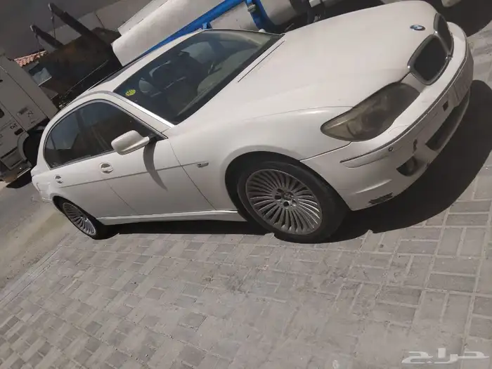 بي ام دبليو 730 ستة سلندر 1