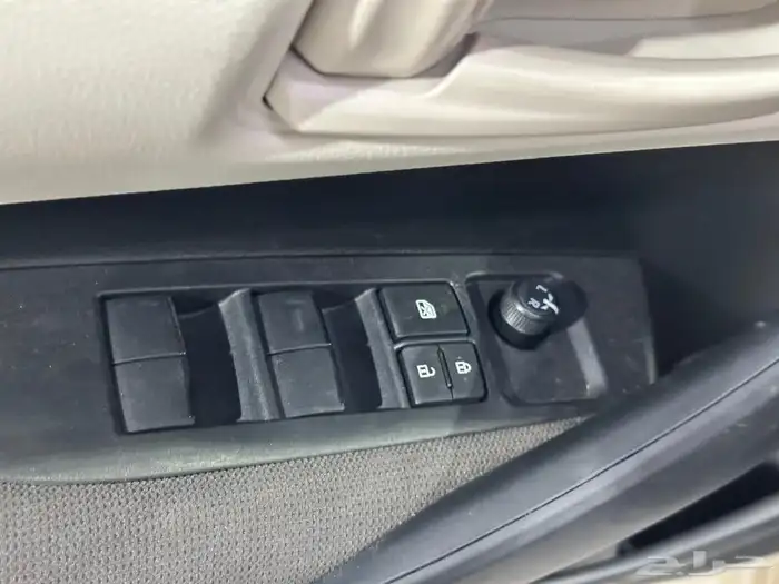 تويوتا كورولا XLi فتحة سقف فل كامل موديل 2024 تقسيط وكاش 8